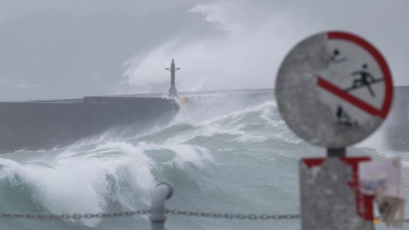 Typhoon Gaemi barrels through Taiwan, killing two, heads to Chinese coast Typhoon Gaemi barrels through Taiwan, killing two, heads to Chinese coast